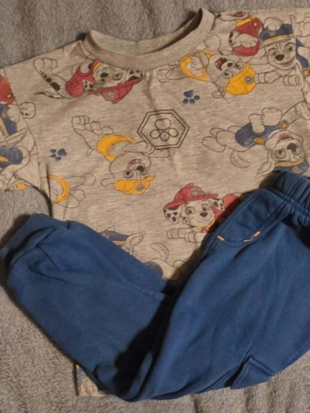 Mixed Boys' Character Tee and Jogger Bundle - Blue, Gray, Tan, Green